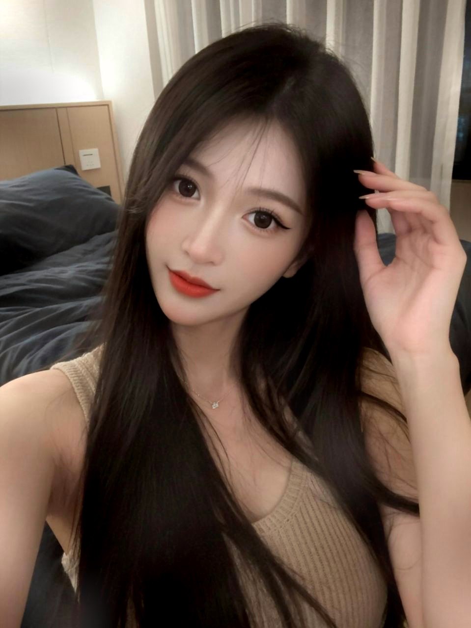 乖巧听话 清纯甜美 性格温柔 唱歌画画 无整反差 幽默有趣 活好水多 会深喉 三点粉 口爆 白虎 配合度高 情商高情绪价值满满 会撒娇有恋爱感 接受度超高，可玩重口