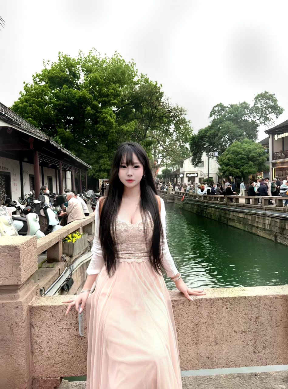 妹妹雪生，腰臀比特别好，水多，声音好听，特别会照顾人