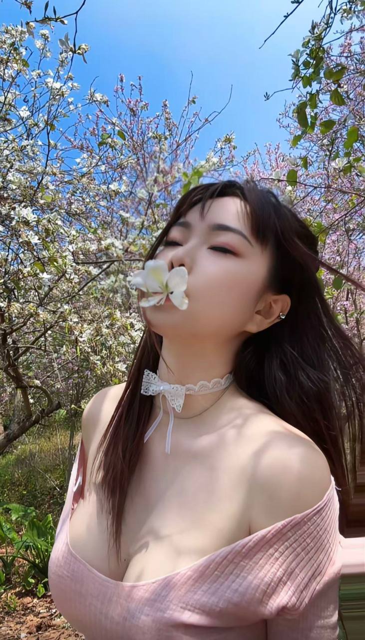 乖巧懂事配合度高，瑜伽跳舞，性感小厨娘，腰臀比天花板，三点粉，前凸后翘（pi