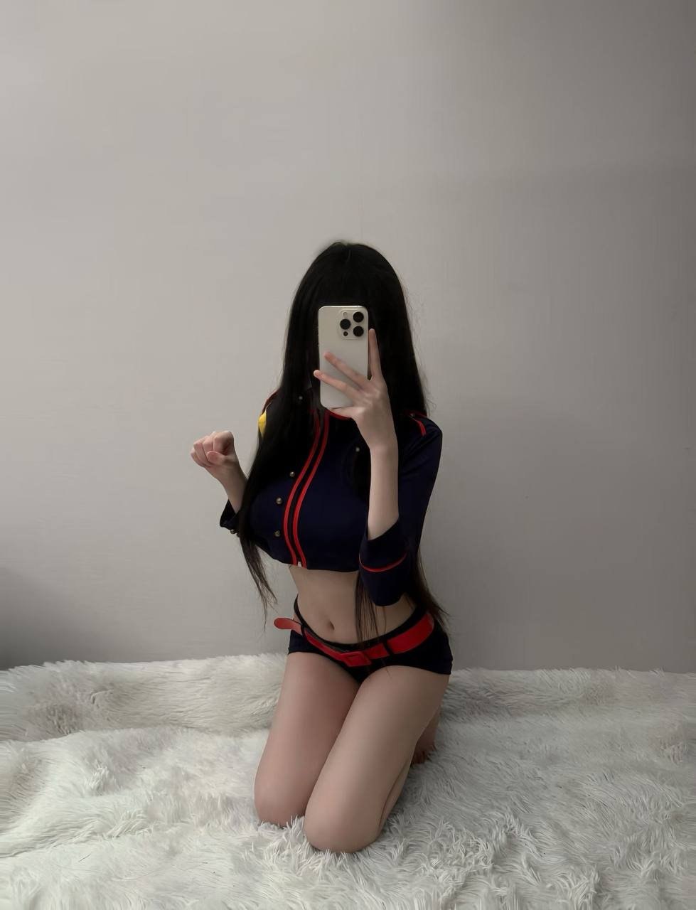 天然冷白皮 上下粉嫩 妈生脸 会钢琴 很听话 无不良嗜好 可以给你穿你喜欢的丝袜