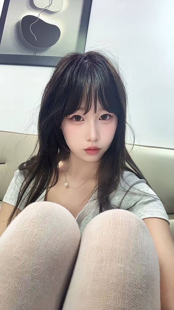 圈子干净，温柔体贴，性生活少，只交过一个对象，粉嫩，水多，🉑提供情绪价值，配合程度高