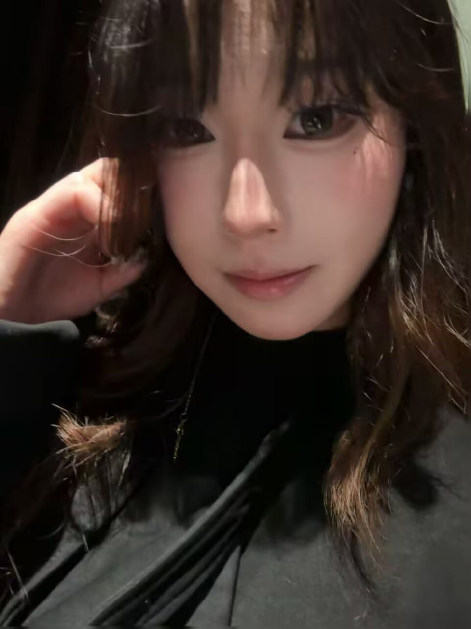 美术生 听话懂事 没有纹身 有舌钉（HH