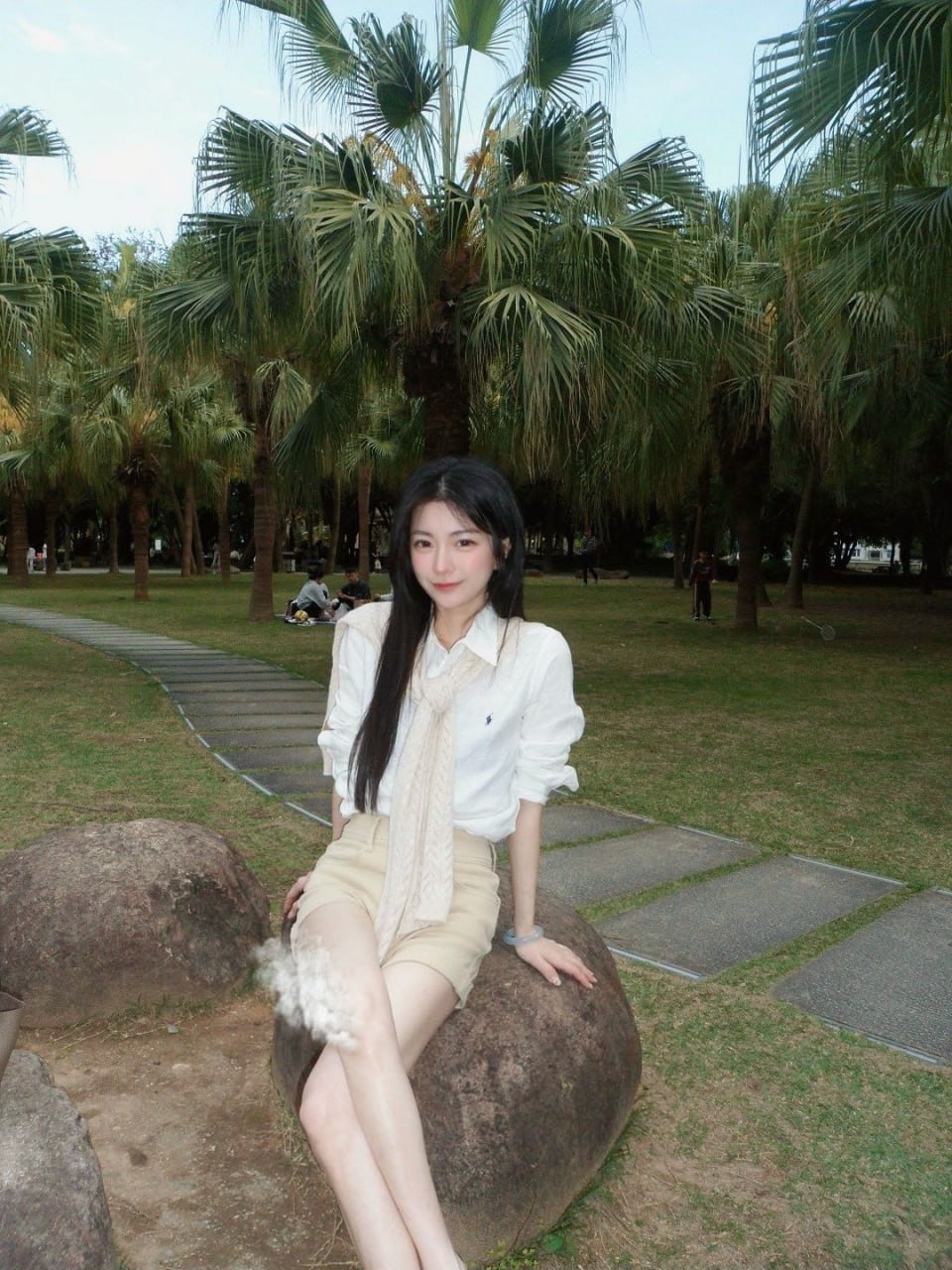 第一次下海 性格好 全身无整 会配合大哥需求 口活还可以 懂事不该问的不问 情绪价值给到位