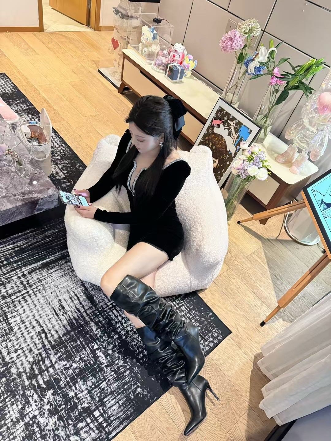 腿长 皮肤白 性格好不事逼 唱歌好听 爱烹饪