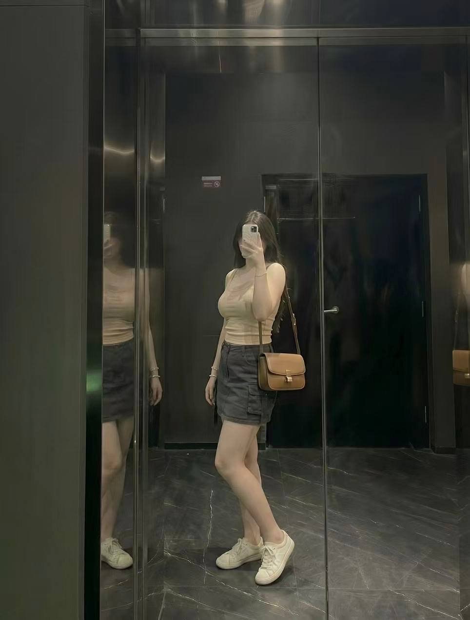 ）平时与人为善，真诚，我是一个比较温柔，我会照顾好你 我属于温柔体贴型，懂事,为他人着想,我比较安静内敛需要我活跃气氛的时候也可以外向
