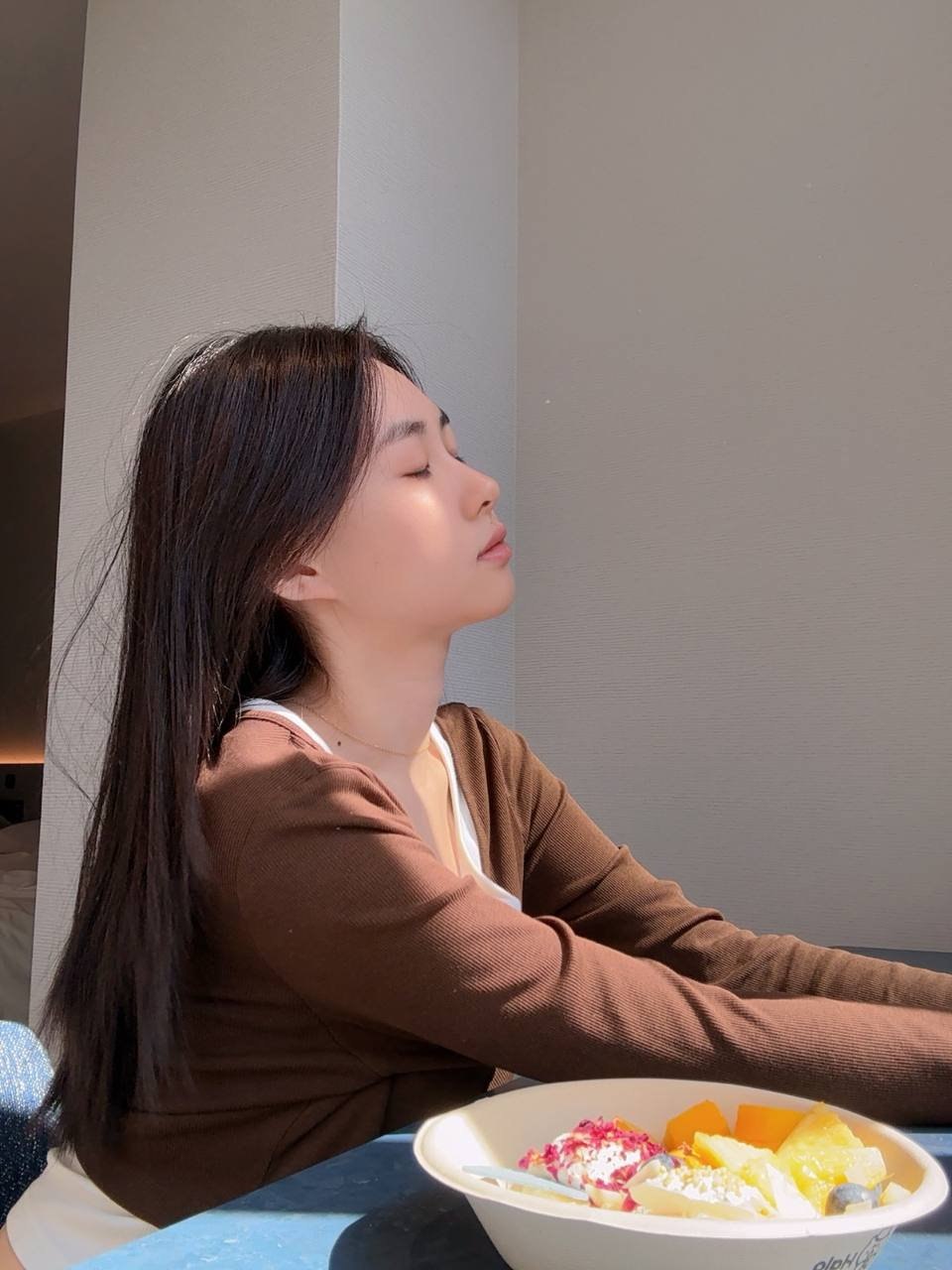 省一本在读 性格温柔体贴 冷白皮 素颜无压力 圈子干净 平时有健身 情绪稳定 没有不良嗜好