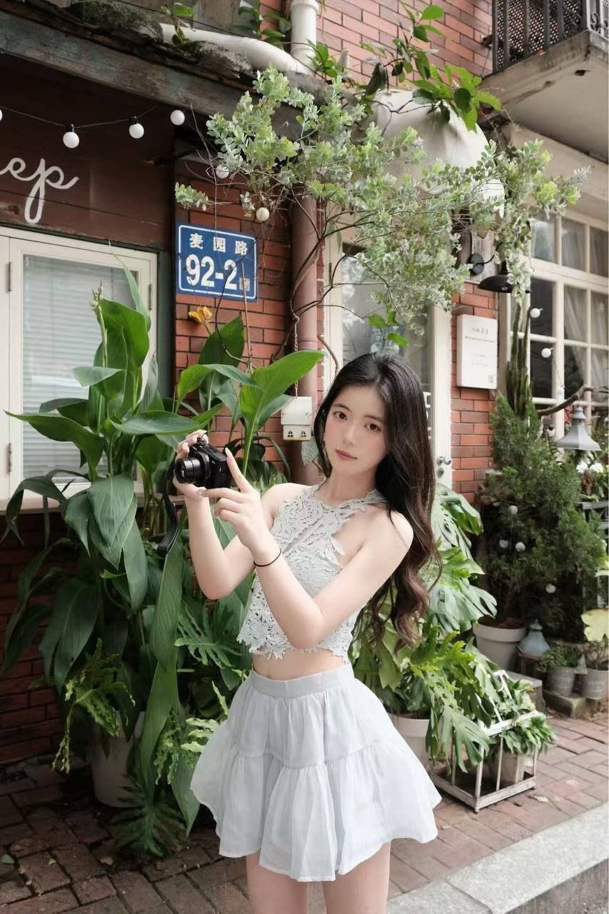会谈钢琴 声音甜美清纯性格开朗 妈生脸纯天然 白虎