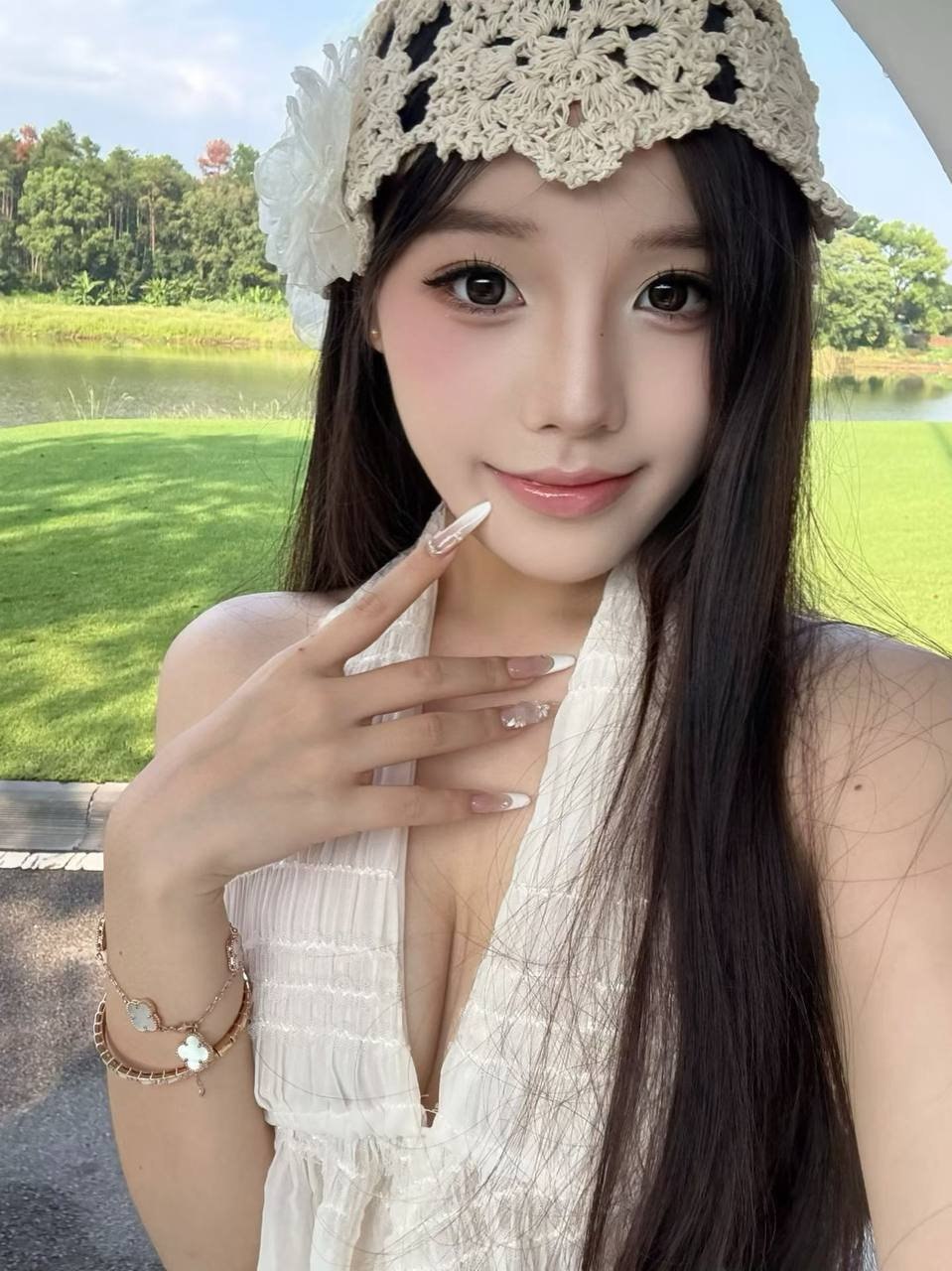 在线美术生,全脸无整软妹子,可御姐纯欲风,胸大腿长,皮肤白 shui多 配合度高,性格温柔,听话，170cm大长腿,高情商会提供情绪价值,不会尬聊